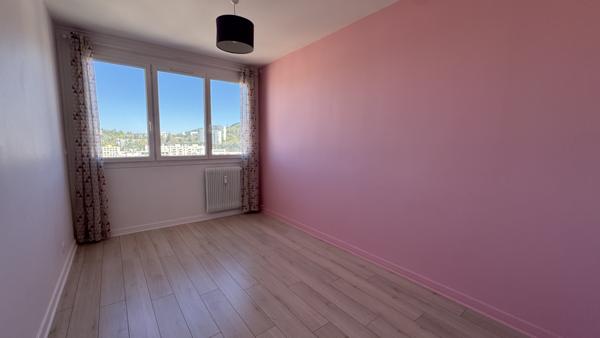 Saint-Étienne (42100) Exclusivité appartement F3 de 70,20m2 au dernier étage avec jolie vue