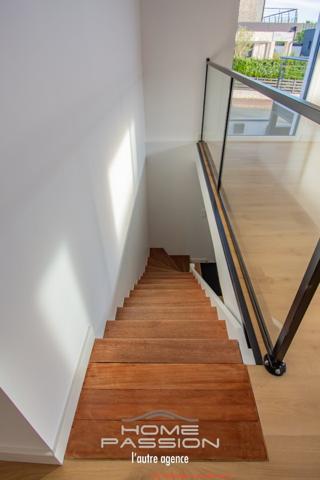 VAUX-SUR-MER-PONTAILLAC - METAMORPHOSE D'UNE VILLA AVEC TRES BEL APERCU MER