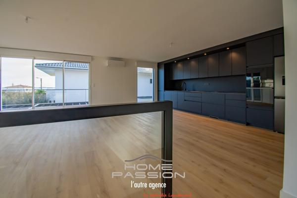 VAUX-SUR-MER-PONTAILLAC - METAMORPHOSE D'UNE VILLA AVEC TRES BEL APERCU MER