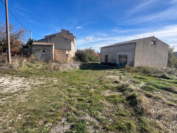 Maison familiale avec 4 chambres et grand terrain