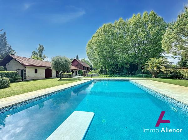 Belle demeure en pierre - Piscine en mosaïque - Jardin - Carport PESSAC