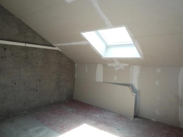 CORRAVILLERS (70) à vendre maison mitoyenne T10 de 170m² terrain 250m² environ.