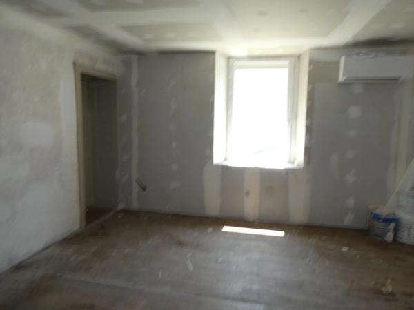 CORRAVILLERS (70) à vendre maison mitoyenne T10 de 170m² terrain 250m² environ.