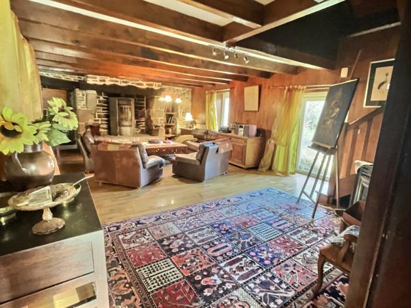 St yvy (29140) Propriété avec 3 maisons en pierres sur terrain 1 Hectare