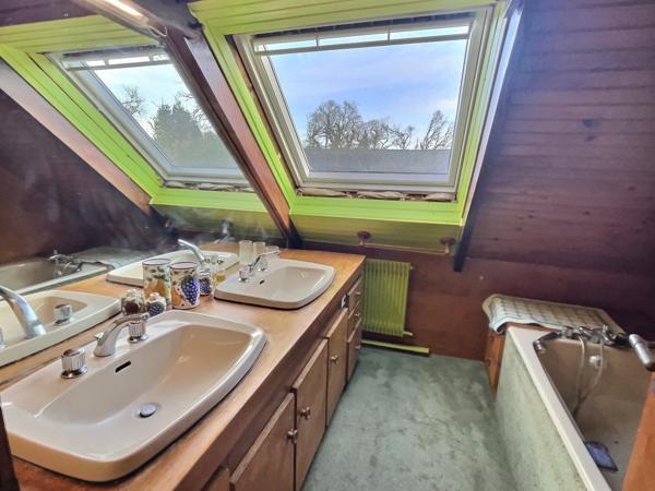 St yvy (29140) Propriété avec 3 maisons en pierres sur terrain 1 Hectare