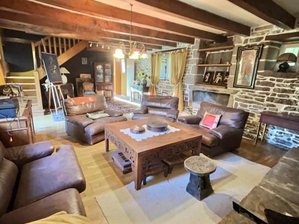 St yvy (29140) Propriété avec 3 maisons en pierres sur terrain 1 Hectare