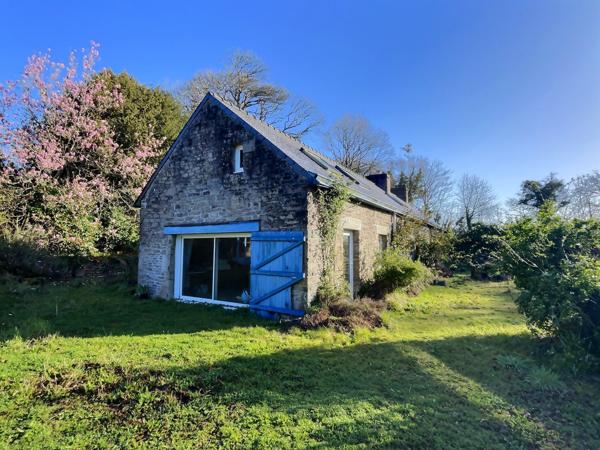 St yvy (29140) Propriété avec 3 maisons en pierres sur terrain 1 Hectare