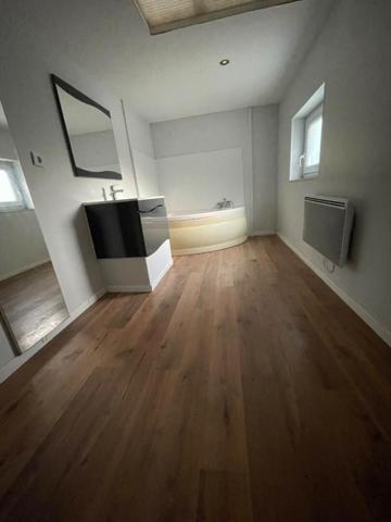 Semi-flammande de 122m2, quartier Burgault à rénover