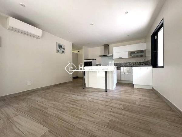 T2/3 + GARAGE + 2 PLACES DE PARKING