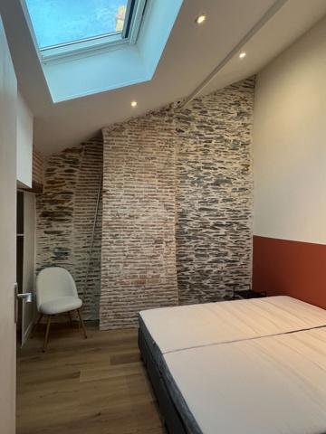 A LOUER T2 bis en DUPLEX meublé hyper centre Angers