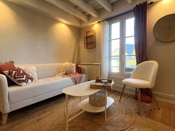 A LOUER T2 bis en DUPLEX meublé hyper centre Angers