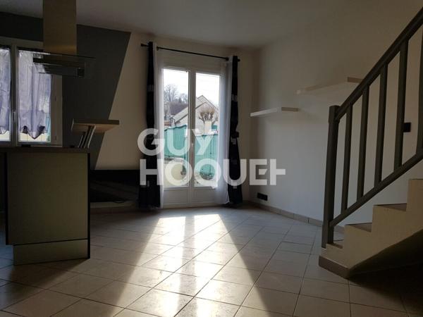 MEZIERES SUR SEINE - 2 pièces Duplex en rez de Jardin (bien vendu loué)