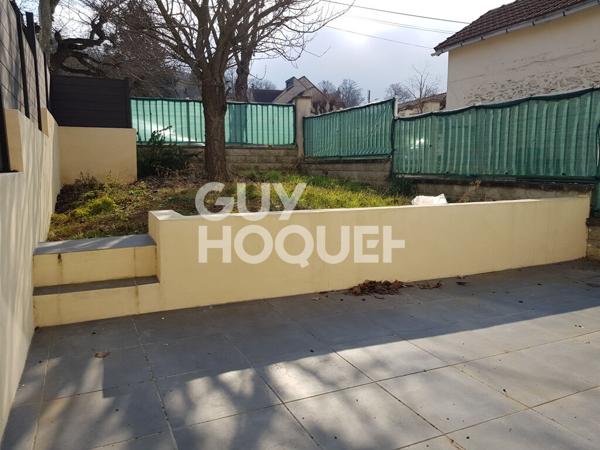 MEZIERES SUR SEINE - 2 pièces Duplex en rez de Jardin (bien vendu loué)