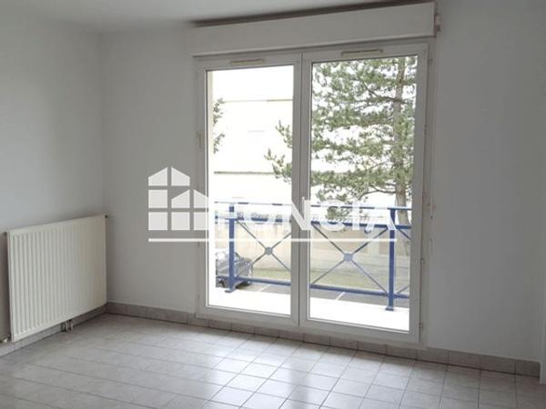 Location Studio 25.68 m² - 33 RUE PHILIPPE DESPORTES Chartres 28000