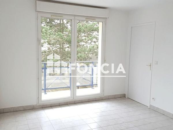 Location Studio 25.68 m² - 33 RUE PHILIPPE DESPORTES Chartres 28000