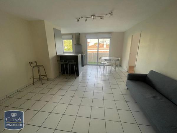 Appartement à louer 3 pièces 55.96m² Pau (64000)