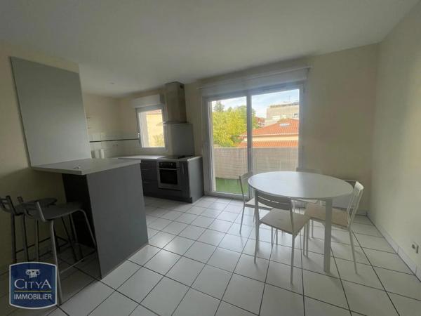 Appartement à louer 3 pièces 55.96m² Pau (64000)