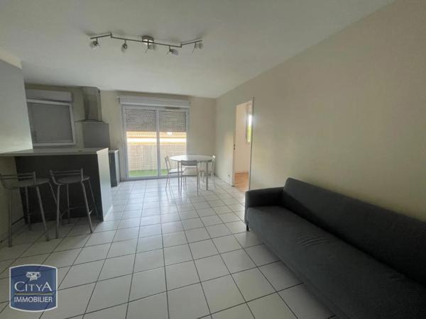 Appartement à louer 3 pièces 55.96m² Pau (64000)