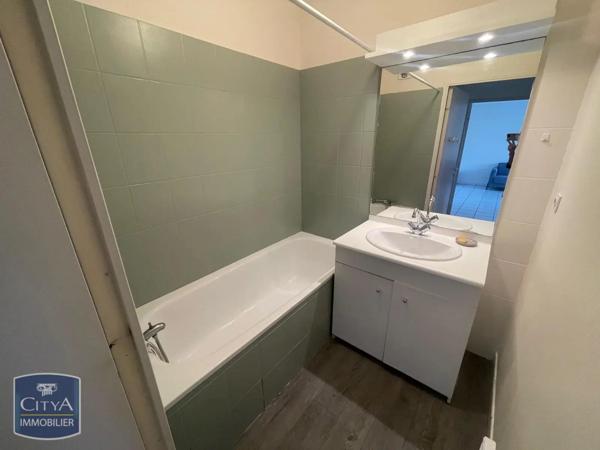 Appartement à louer 3 pièces 55.96m² Pau (64000)