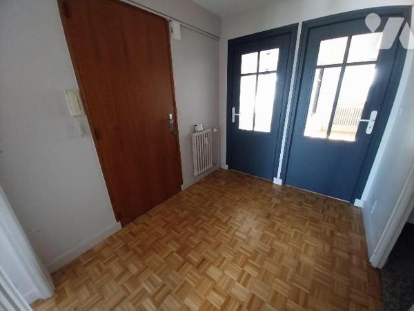 Appartement à Vendre à Vitré (35500) en Ille-et-Vilaine (35)

Dans le centre-ville de Vitré, ...