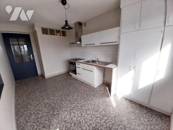 Appartement à Vendre à Vitré (35500) en Ille-et-Vilaine (35)

Dans le centre-ville de Vitré, ...