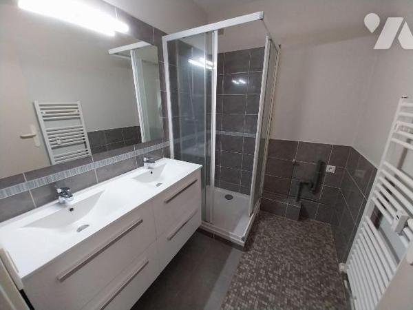 Appartement à Vendre à Vitré (35500) en Ille-et-Vilaine (35)

Dans le centre-ville de Vitré, ...