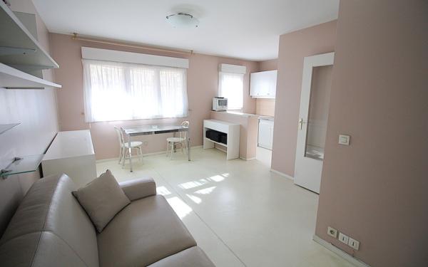 Appartement à vendre    1 pièce • 28,08 m2 Le Bourget