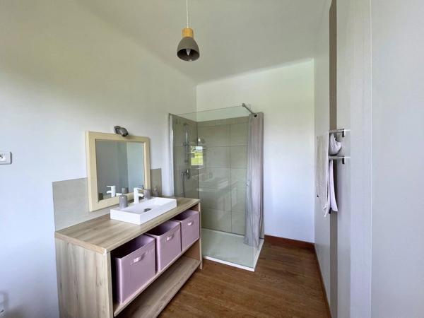 Vente                                                      Maison
                        
                     12 pièces                      311 m2                     à Saint-Palais