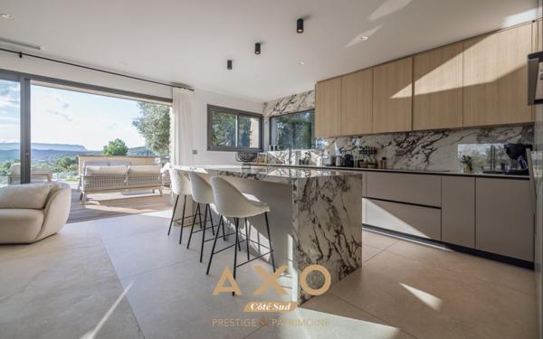 LE PUY SAINTE REPARADE - MAISON - T8 - 470 M2 - GARAGE - PISCINES - PARC 6 HECTARES - 4 700 000€