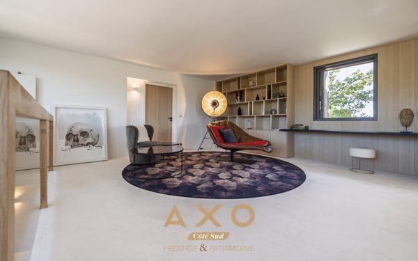 LE PUY SAINTE REPARADE - MAISON - T8 - 470 M2 - GARAGE - PISCINES - PARC 6 HECTARES - 4 700 000€