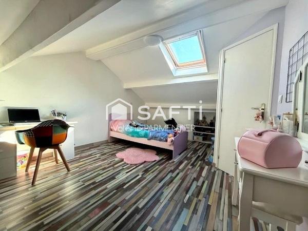 Maison avec une chambre et salle de bains au rez de chaussée , à Rang du fliers