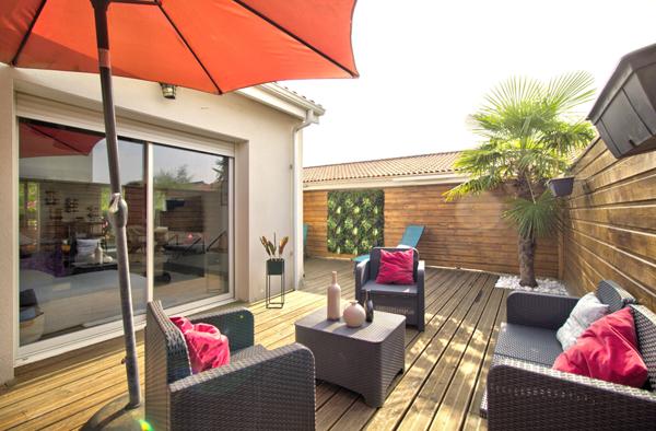 ROQUEFORT - Maison de 132m² habitables avec 3 chambres dont une suite parentales, abris voiture et jardin.