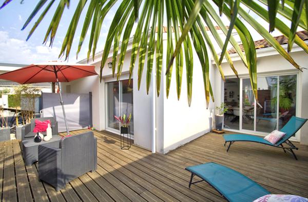 ROQUEFORT - Maison de 132m² habitables avec 3 chambres dont une suite parentales, abris voiture et jardin.