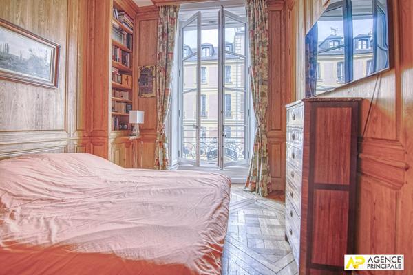 Versailles Saint-Louis Appartement 6 pièces 144.03 m² carrez situé au 2ème étage avec chambre de service, cave et parking en option €1 150 000 ** - Référence 27220