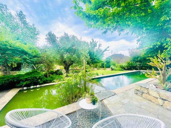 Fréjus -Villa contemporaine 223m2 domaine privé -studio & garage à SAISIR !!