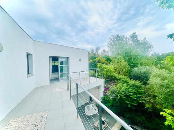 Fréjus -Villa contemporaine 223m2 domaine privé -studio & garage à SAISIR !!