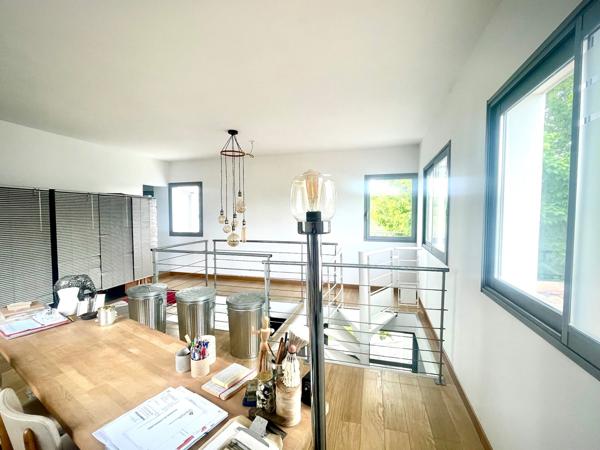 Fréjus -Villa contemporaine 223m2 domaine privé -studio & garage à SAISIR !!