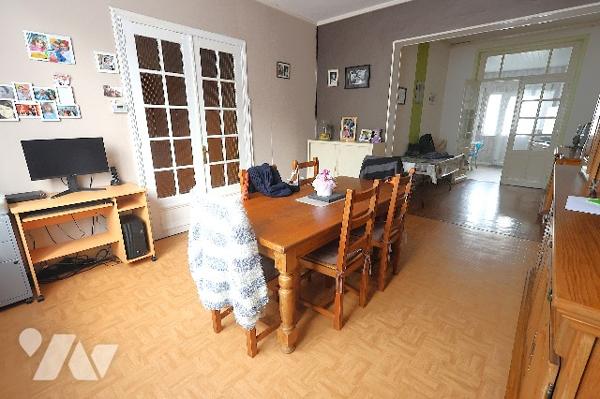 Exclusivité,
Idéal investisseur !
Maison avec locataires en place – Rendement immédiat - 621€/mois.