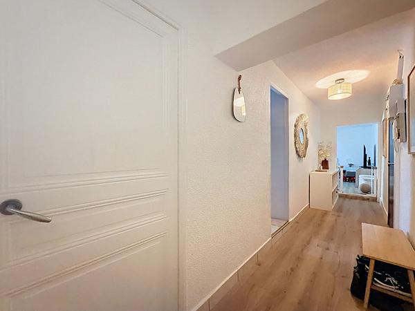 EXCLUSIVITE ! GRAND APPARTEMENT 2/3 pièces de 60m² - Proche des commodités !
