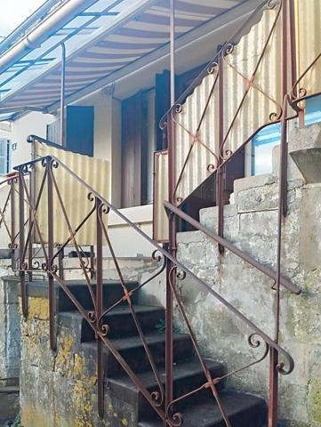 Maison à réhabiliter offrant de beaux volumes à exploiter