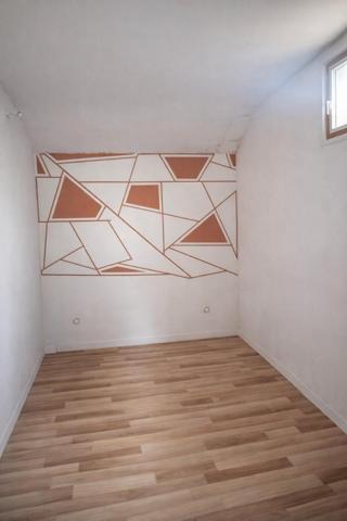 Maison à réhabiliter offrant de beaux volumes à exploiter