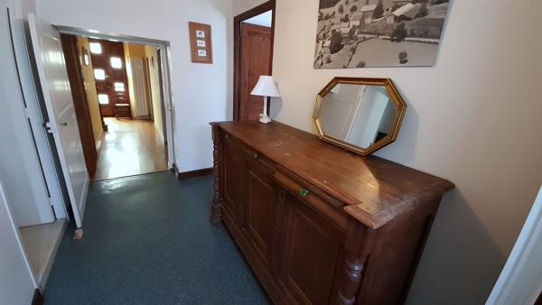 Location
                Appartement87,12 m² - 3 Pièces -
                    QUINS (12800)