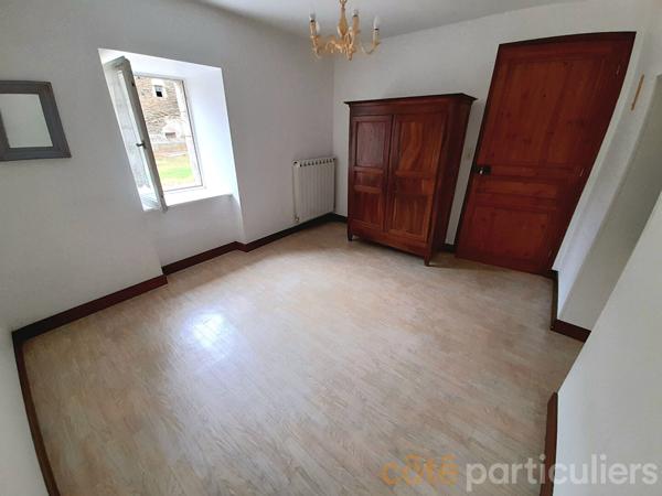 Location
                Appartement87,12 m² - 3 Pièces -
                    QUINS (12800)
