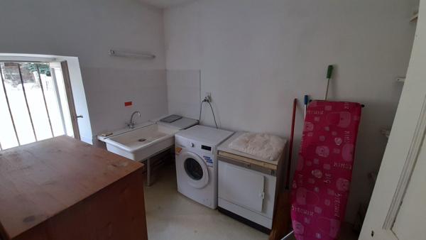 Location
                Appartement87,12 m² - 3 Pièces -
                    QUINS (12800)