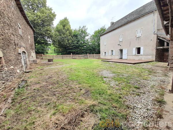 Location
                Appartement87,12 m² - 3 Pièces -
                    QUINS (12800)