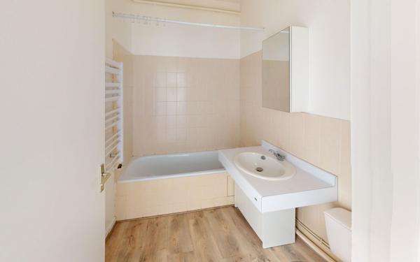 Appartement à louer    2 pièces • 42,53 m2 Saint-Étienne