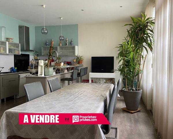 Maison et local commercial- Sable Sur Sarthe 8 pièce(s) 162 m2