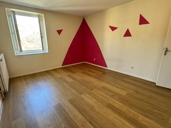 Au coeur de Couches, grand bâtiment