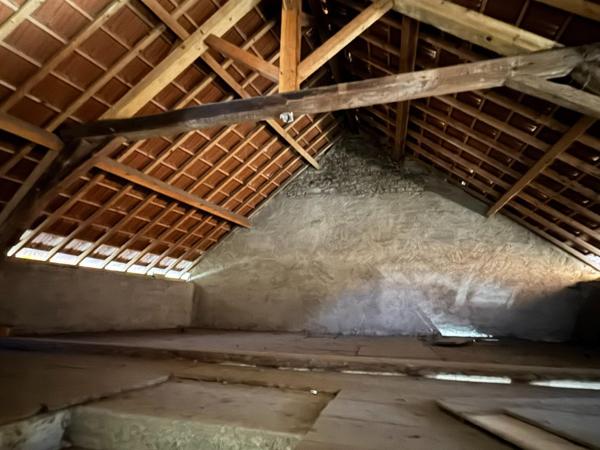 Au coeur de Couches, grand bâtiment