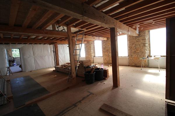 À VENDRE LOUBENS (09) Ancienne grange en pierre sur terrain arboré de 1,3 hectare